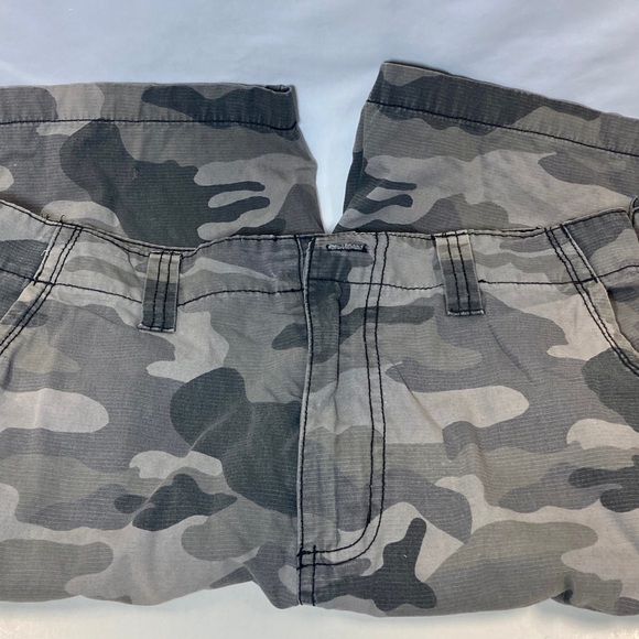 Airwalk Men’s Camouflage Sporty Knee Length Shorts Lots of Pockets Size 30 - Picture 7 of 16